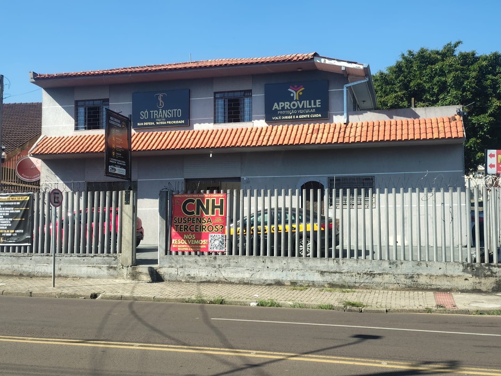Fachada da Só Trânsito no Pinheirinho